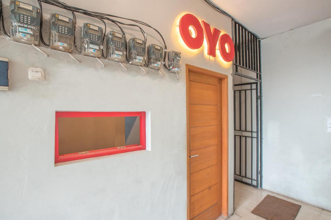Oyo 286 Haji Saaba 20 Syariah Hotel Jakarta Buitenkant foto