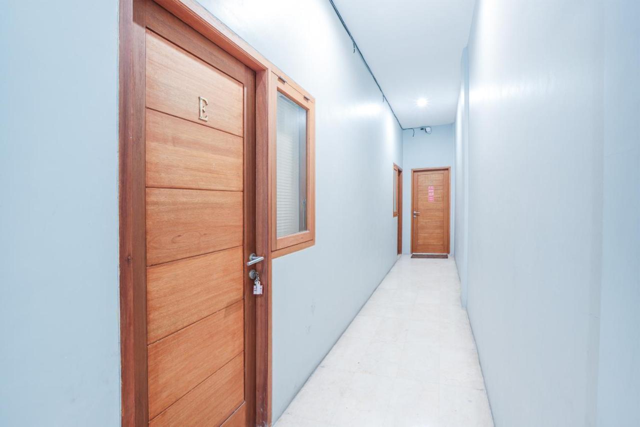Oyo 286 Haji Saaba 20 Syariah Hotel Jakarta Buitenkant foto