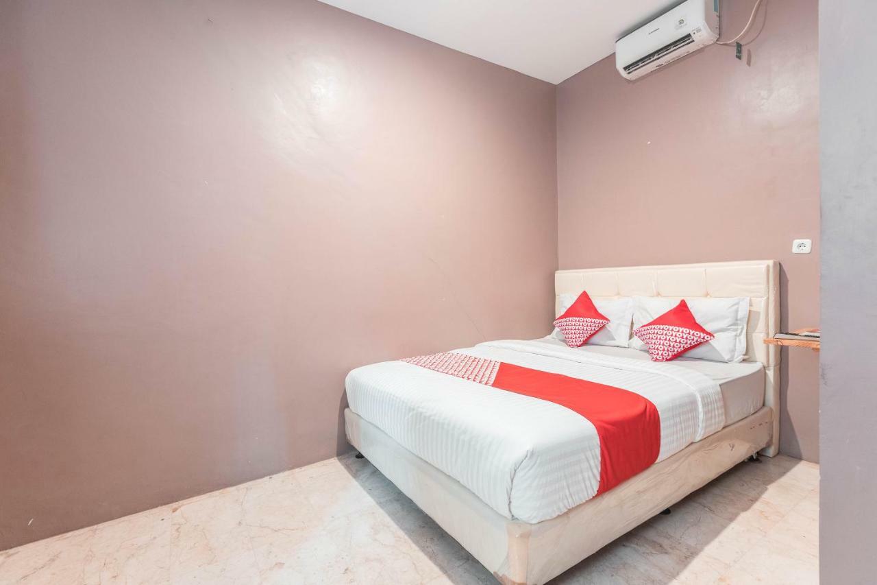 Oyo 286 Haji Saaba 20 Syariah Hotel Jakarta Buitenkant foto