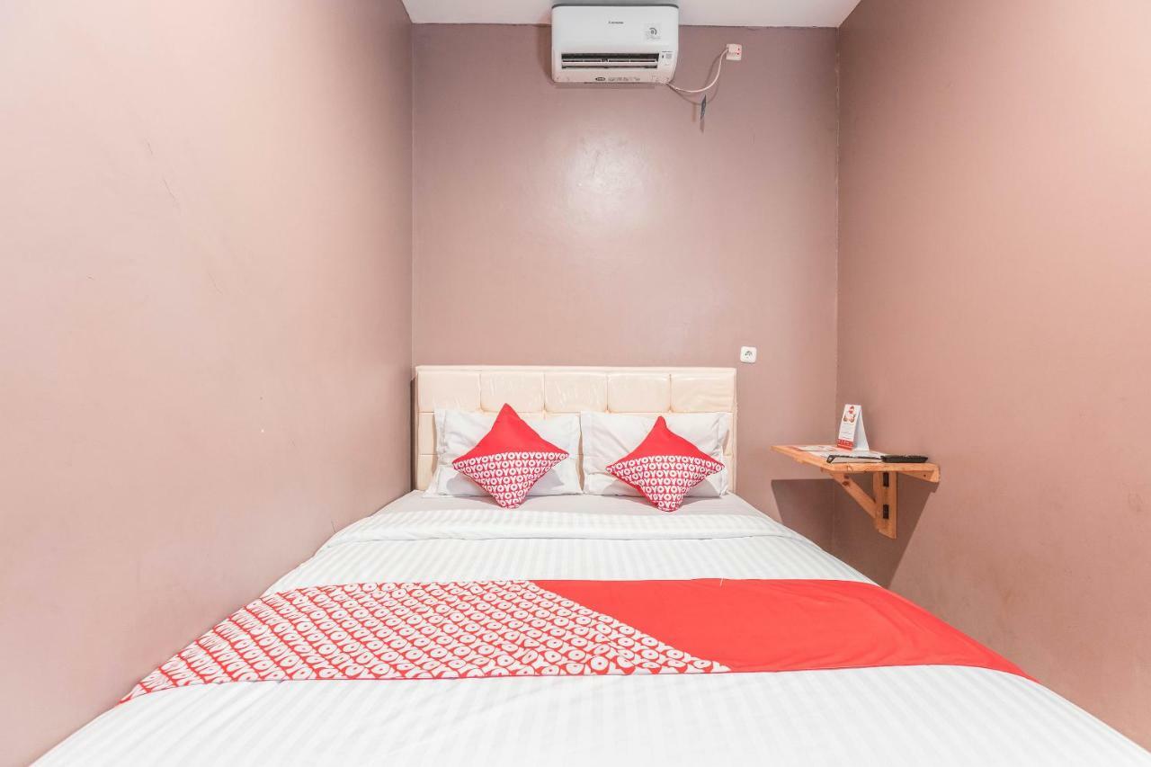 Oyo 286 Haji Saaba 20 Syariah Hotel Jakarta Buitenkant foto