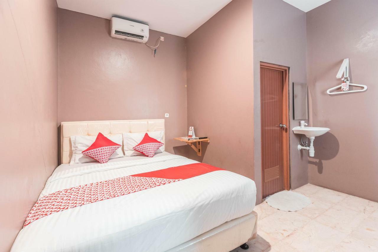 Oyo 286 Haji Saaba 20 Syariah Hotel Jakarta Buitenkant foto